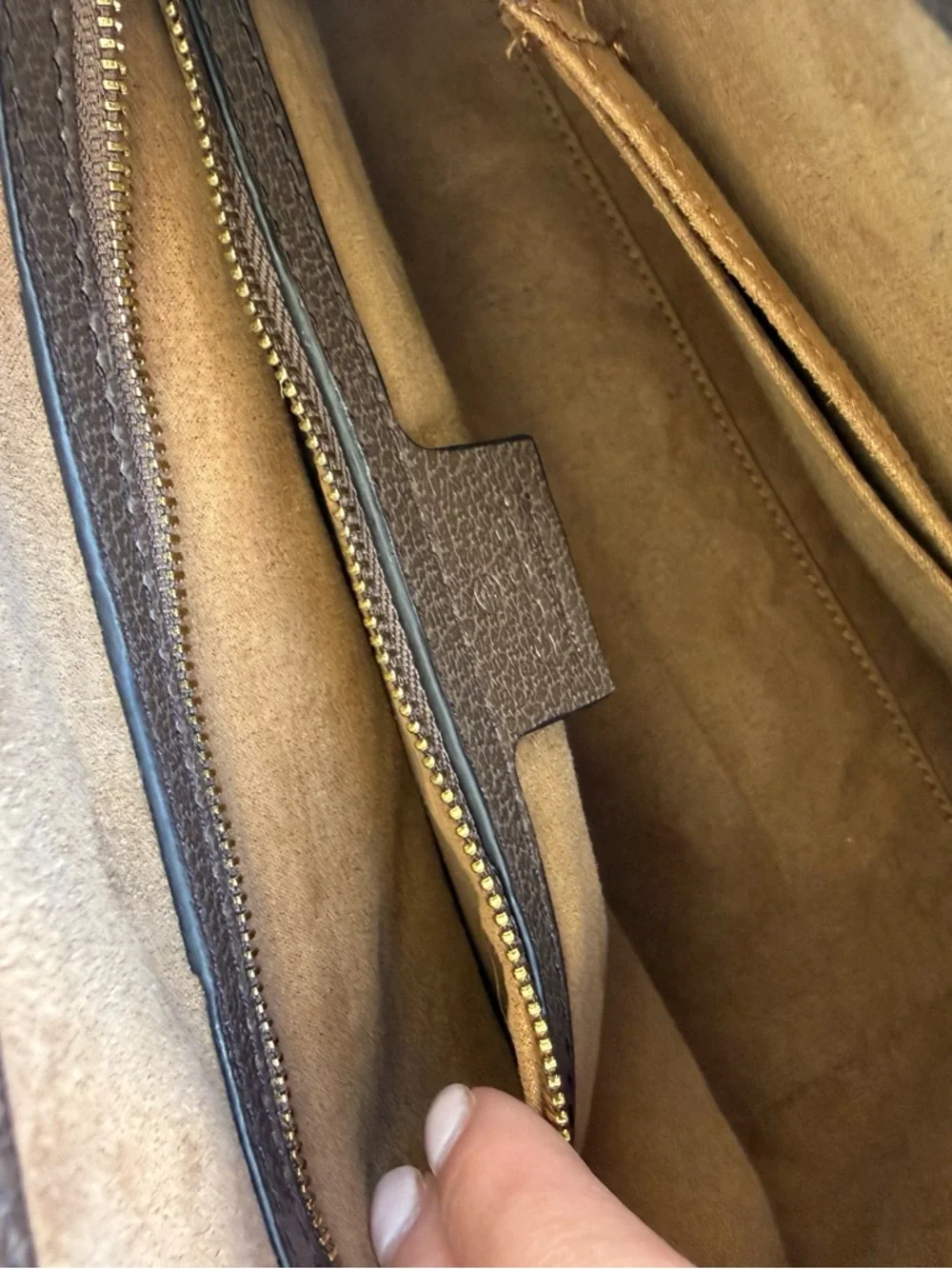 Gucci Beige GG Supreme Canvas Tote with Brown Trim and Green-Red Web - Picture 4 of 8